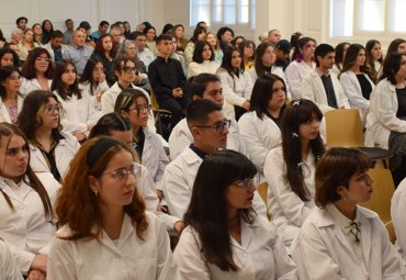 PUCV realizó ceremonias de investidura de carreras de Pedagogía