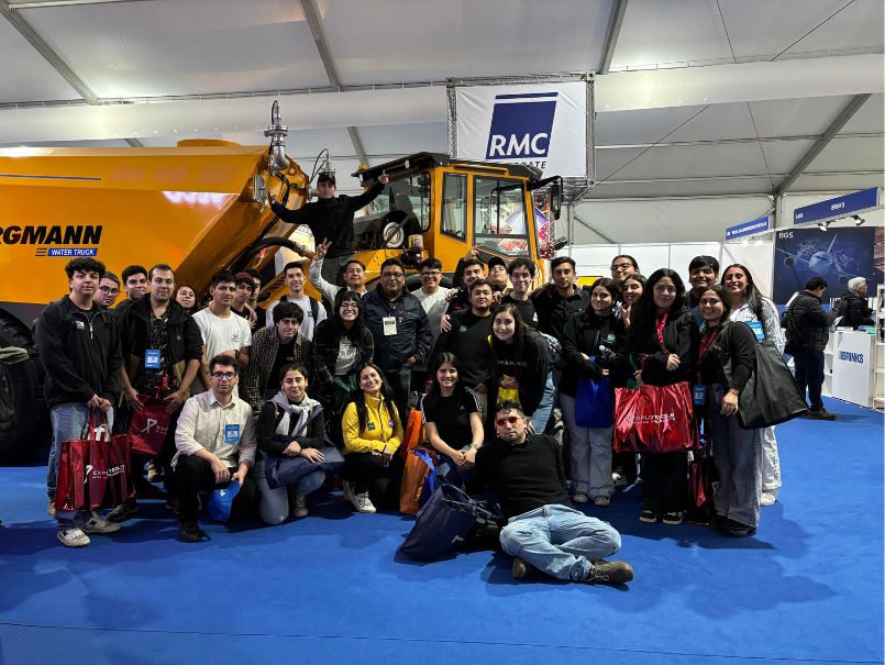 Estudiantes de la Escuela de Ingeniería Química participaron activamente en EXPOMIN