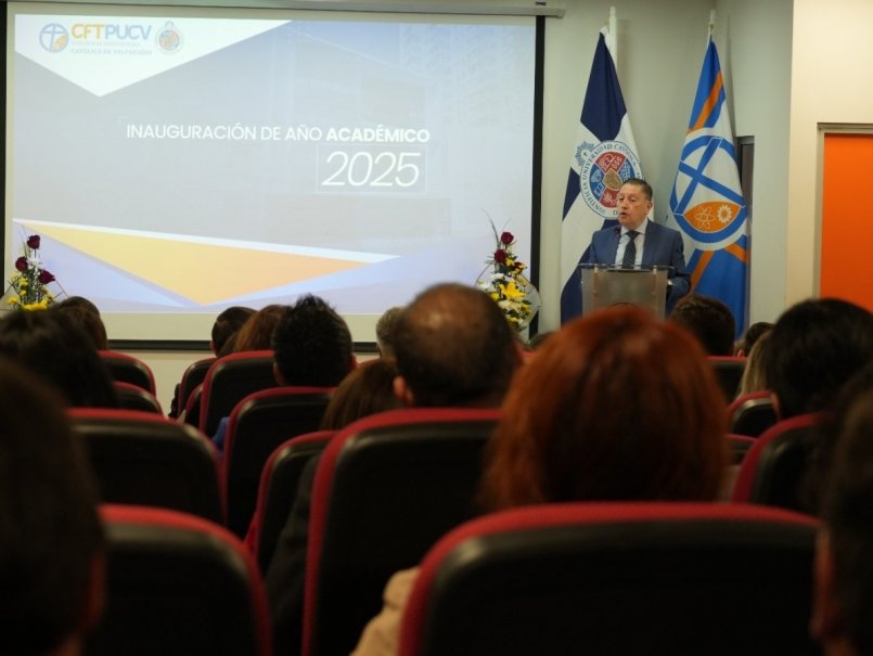 PUCV refuerza su compromiso con el país formando profesionales y técnicos de excelencia