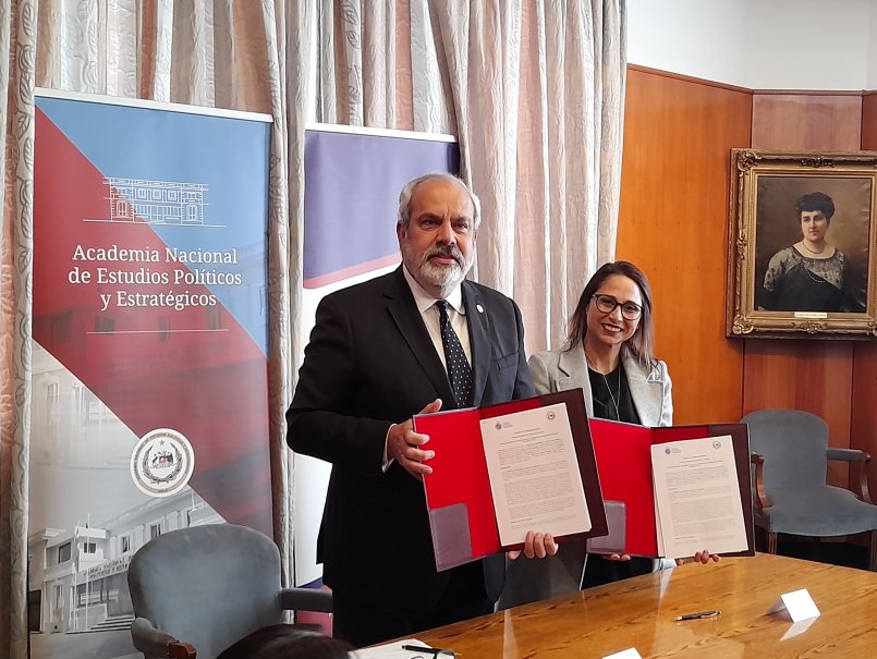 Universidad suscribió alianza con la Academia Nacional de Estudios Políticos y Estratégicos