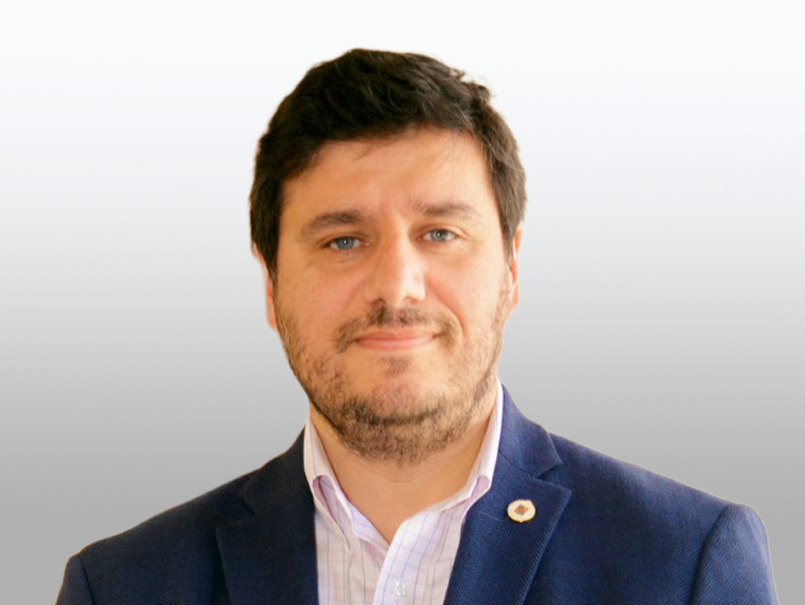 Académico Hernán Pinto obtiene categoría de Profesor Titular