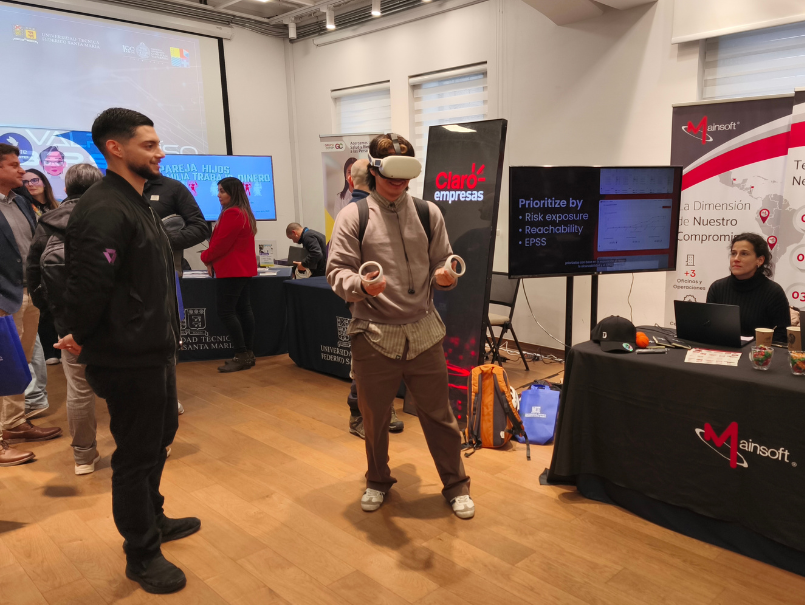 Académicos expusieron en Cyber Summit 2025 sobre los desafíos en inteligencia artificial