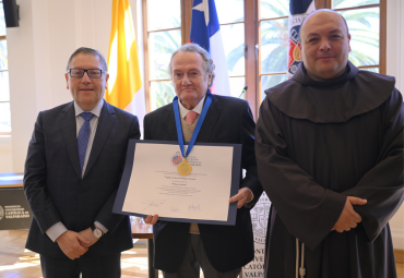 Virgilio Rodríguez recibe grado de Profesor Emérito