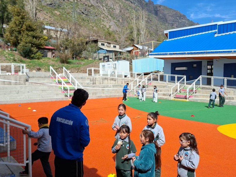 Escuela de Educación Física impulsa talleres en establecimientos de la Cuenca del Aconcagua