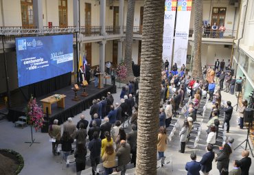 Conmemoran instalación de la Primera Piedra en Casa Central rumbo al Centenario PUCV