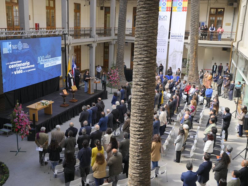 Conmemoran instalación de la Primera Piedra en Casa Central rumbo al Centenario PUCV