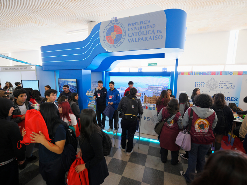 GALERÍA: PUCV presente en Feria SIAD Valparaíso 2025