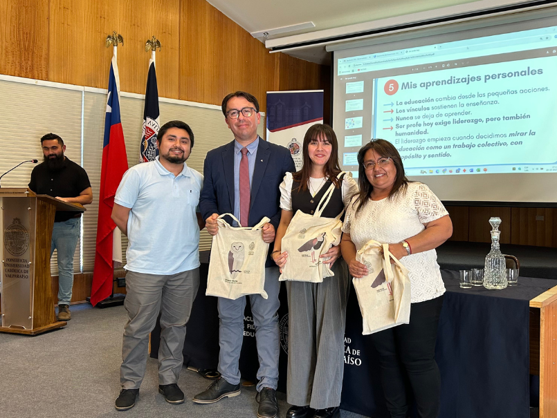 Destacados exponentes de la educación comparten experiencias en el marco del Día del Profesor y la Profesora