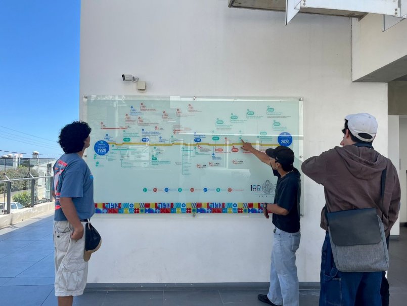 Campus y sedes PUCV se visten de Centenario