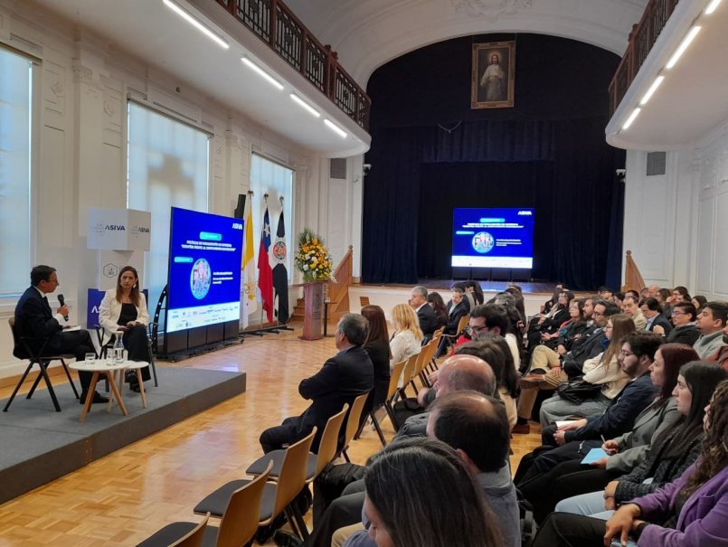 ASIVA y PUCV realizan seminario sobre cumplimiento cooperativo y sostenibilidad tributaria