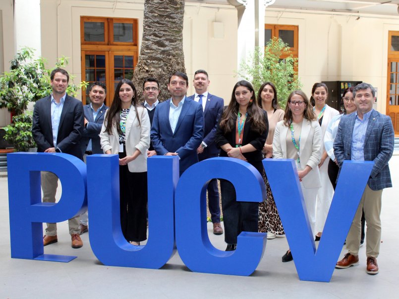 PUCV firma alianza con la ACHS para fortalecer la prevención y el bienestar laboral