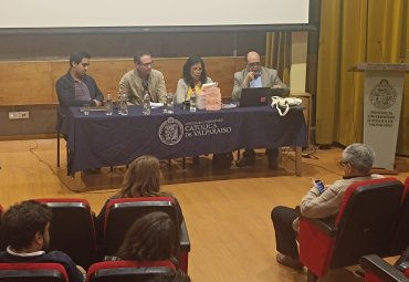 University presented the book “100 years of Social Work in Chile”