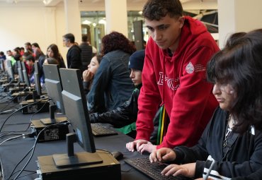 Con aumento de seleccionados y matriculados PUCV continúa la Admisión 2026: comienzan repostulaciones