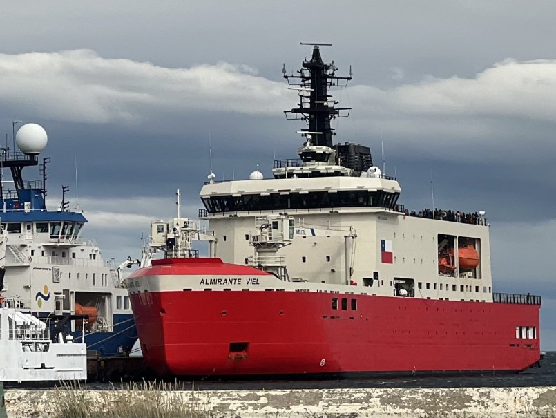 Académico participa en expedición científica a la Antártica en buque “Almirante Viel”