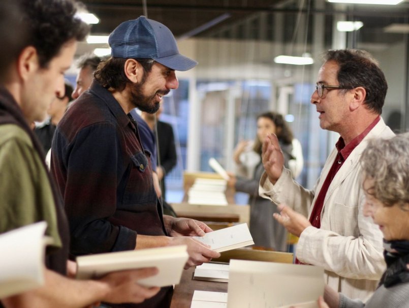 Escuela de Arquitectura y Diseño inauguró muestra sobre legado de Godofredo Iommi