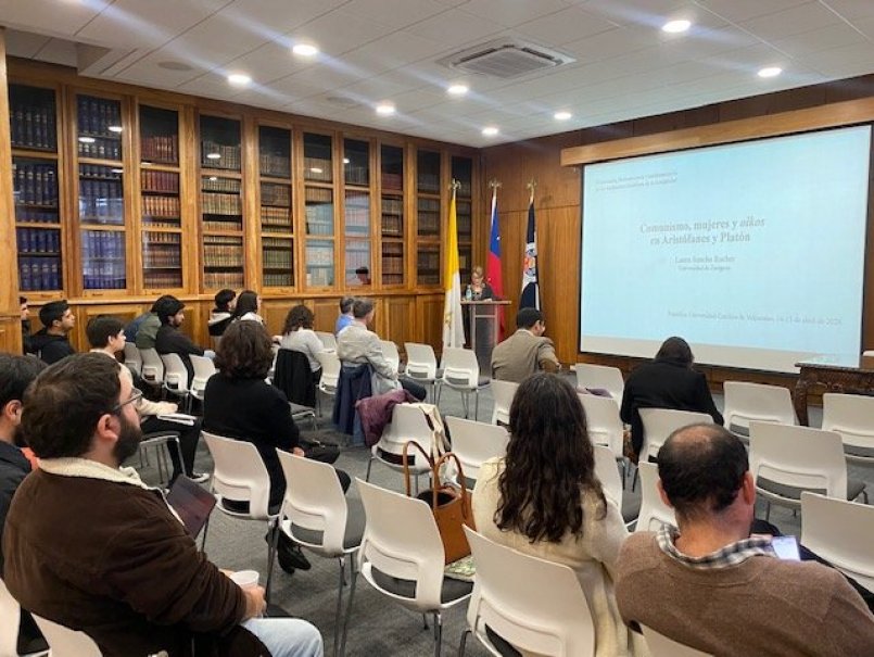 Pensar la democracia desde sus orígenes: Universidad lidera encuentro internacional de estudios griegos