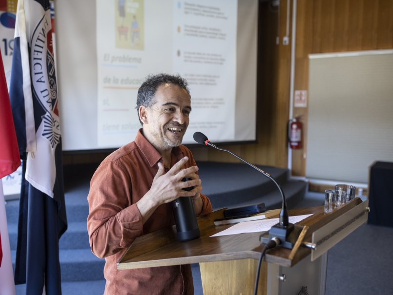 Escuela de Pedagogía inauguró Año Académico con exposición sobre investigación y mejoramiento educacional