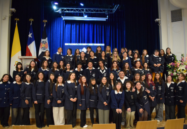Vocación docente: estudiantes de Pedagogía celebran ceremonia de investidura