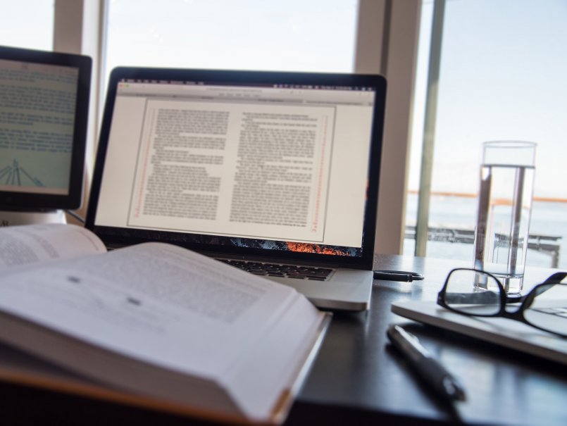 Buscan contribuir al desarrollo de la lectura crítica en entornos digitales