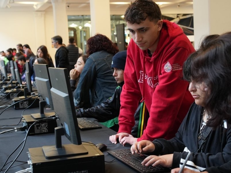 Universidad llama a inscribirse oportunamente a la PAES y pone a disposición sus herramientas de apoyo para postulantes