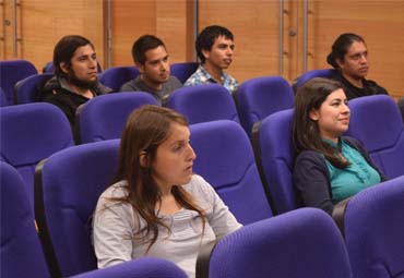 Nuevos alumnos de postgrado asisten a jornadas de inducción en la EIB