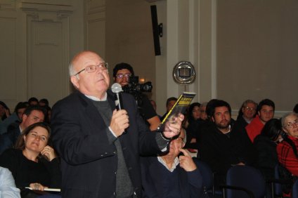 El mito que llegó a las librerías: periodistas PUCV publican investigación sobre hundimiento de submarino peruano en 1976