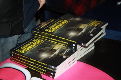 El mito que llegó a las librerías: periodistas PUCV publican investigación sobre hundimiento de submarino peruano en 1976