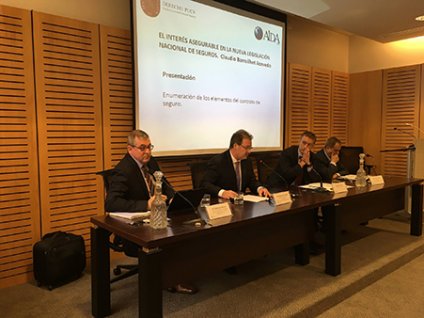 Profesores Claudio Barroilhet y Lorena Carvajal participaron en las VIII Jornadas Nacionales de Derecho de Seguros