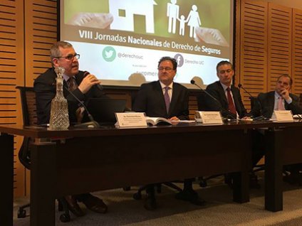 Profesores Claudio Barroilhet y Lorena Carvajal participaron en las VIII Jornadas Nacionales de Derecho de Seguros