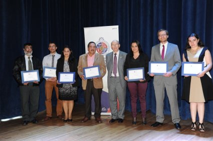 Profesores del Instituto reciben Premio a la Docencia Distinguida