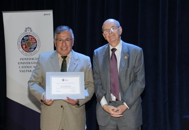 Profesor Sergio Marshall es premiado