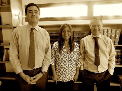 Derecho PUCV suscribió convenio de pasantías con estudio porteño Urenda & Cía.