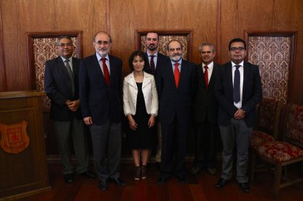 Profesores analizan asuntos jurídico religiosos en seminario PUCV