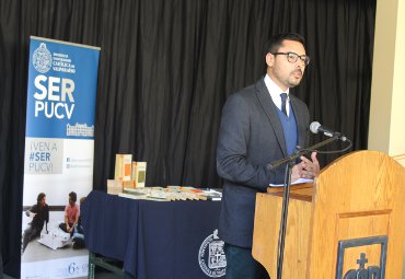 PUCV efectúa donación de textos al Liceo José Cortés Brown de Viña del Mar