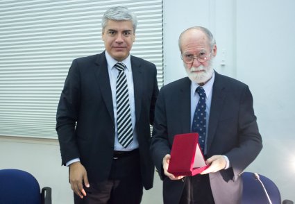Profesor Eduardo Soto Kloss imparte conferencia en la XI Versión del Diplomado en Derecho Administrativo