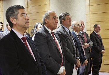 PUCV inauguró año académico en CEA con conferencia de Ronald Bown