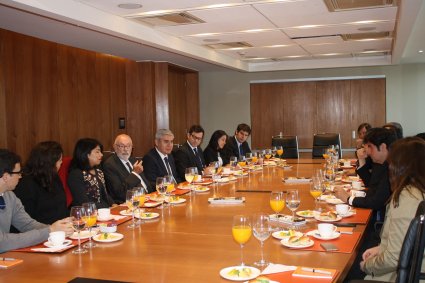 Encuentro con principales estudios de abogados destaca el liderazgo PUCV