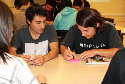 Estudiantes de la FIN-PUCV aprenden conceptos y metodologías relacionadas con el emprendimiento y la innovación