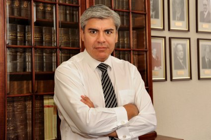 Profesor Eduardo Cordero es renovado como integrante del Grupo de Estudio de Ciencias Jurídicas y Políticas de Fondecyt para el período 2017-2018