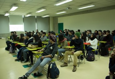 Estudiantes visitan Instituto en Día Abierto