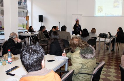 Comités Ambientales Comunales y expertos PUCV intercambian experiencias en Muestra Medioambiental