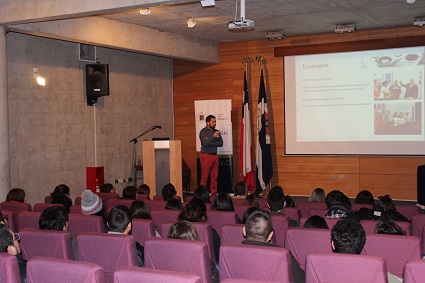 Carrera de Tecnología Médica realiza curso de Optometría