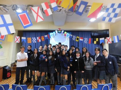 Charla a alumnos de colegio en Valparaíso sobre "Derecho y mar"
