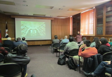 Académica española dictó conferencia sobre el arte sacro en la actualidad