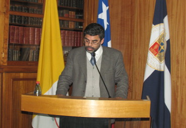 Académica española dictó conferencia sobre el arte sacro en la actualidad