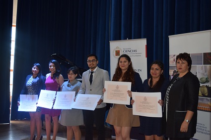 Bachillerato en Ciencias y Biología tienen nuevos graduados