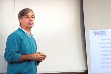 Ex Presidente de la Asociación Nacional de Fútbol, Harold Mayne-Nicholls, dicta Taller I para el MBA PUCV en Santiago