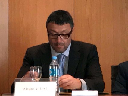 Profesor Álvaro Vidal participa en Congreso sobre Derecho de Daños y de los Contratos en Argentina