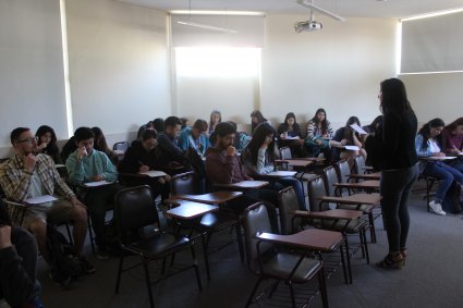 Escuela de Comercio realiza positiva evaluación de programa piloto de tutoría