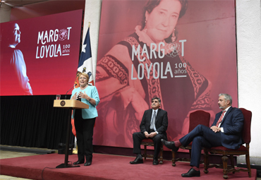 Presidenta de la República da inicio a celebraciones por el centenario de Margot Loyola